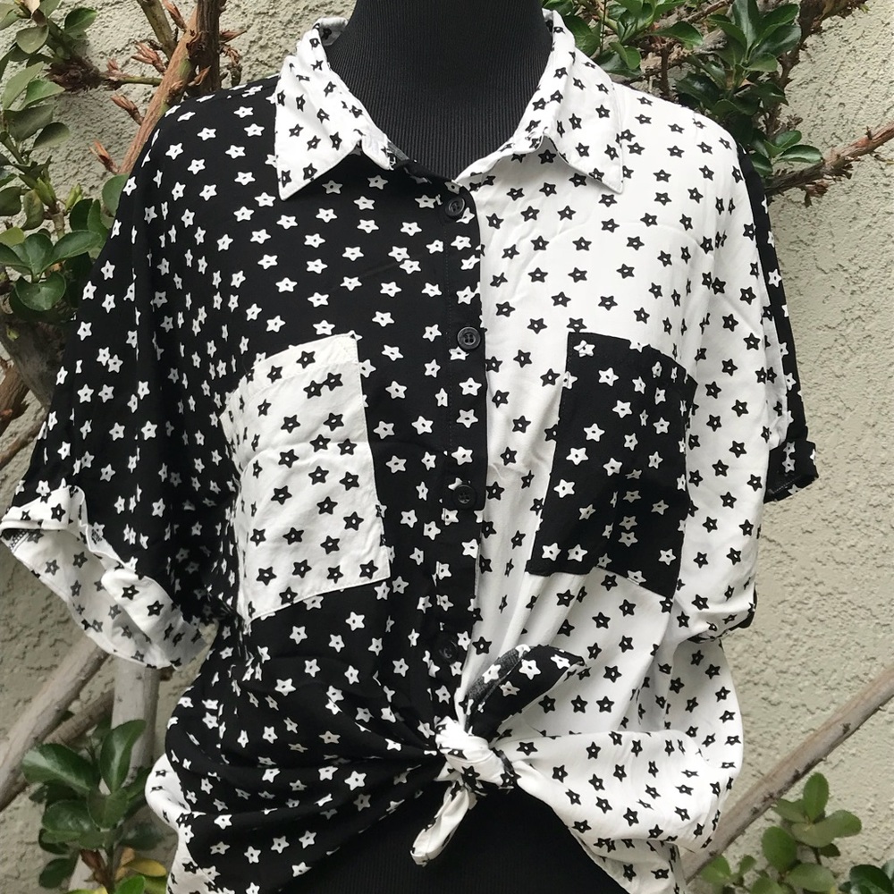 NWOT LuLaRoe Amy Blouse - Black and White stars